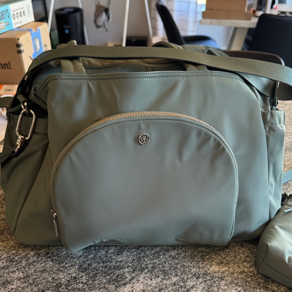 Lululemon Green Shoulder Bag